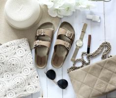 Must-Have Women's Flat Sandals At DSW For Your Summer Wardrobe